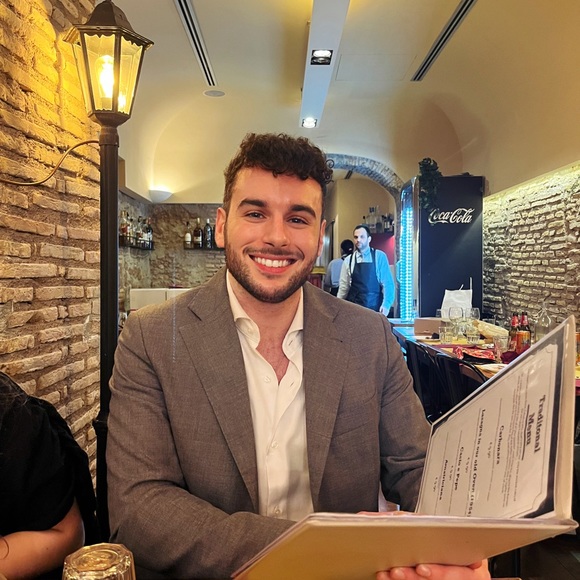 Meet your Posher, Gabriel - Picture 4 of 5